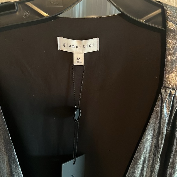 Gianni Bini Metallic Silver wrap around dress short mini v neck size medium - Picture 4 of 8